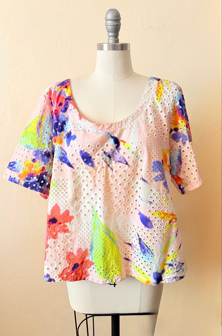 Trina Turk XL Eyelet Cotton Floral Top Multicolor Pink Short Sleeve Boho